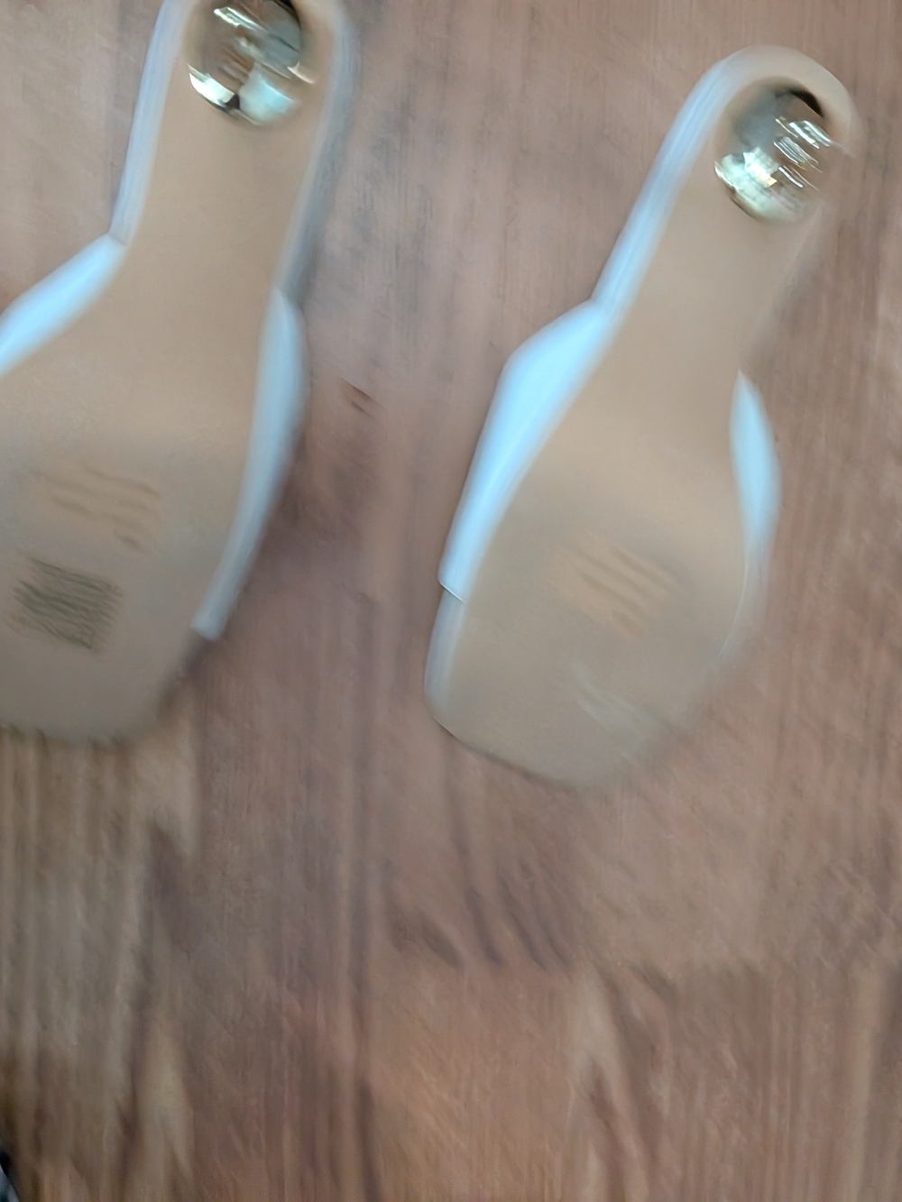 Fashion Nova White Slide Mules with Gold Knot Heel - Picture 3 of 8